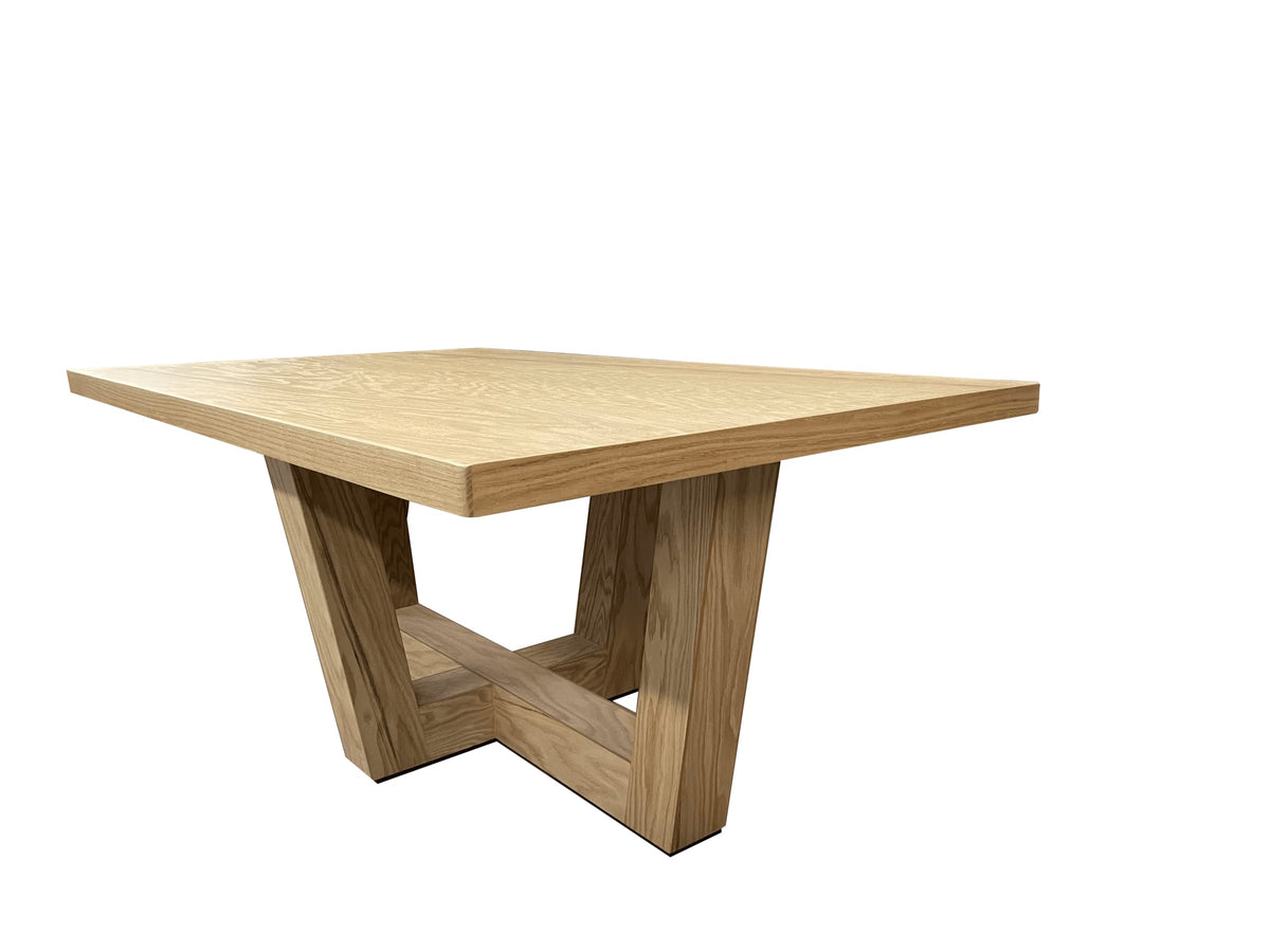 Mesa de Comedor Enzzi · Encino Sólido · Diseño de Lujo