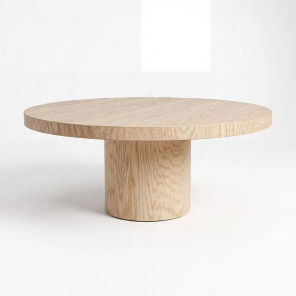 Mesa de Centro Redonda Monolítica en Roble Blanco con Pedestal Central - Hero Portada | LEMICH Alta Ebanistería Residencial