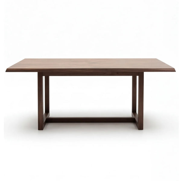 Mesa de Comedor Alton para 8 sillas en Nogal y Rosa Morada · Escultural