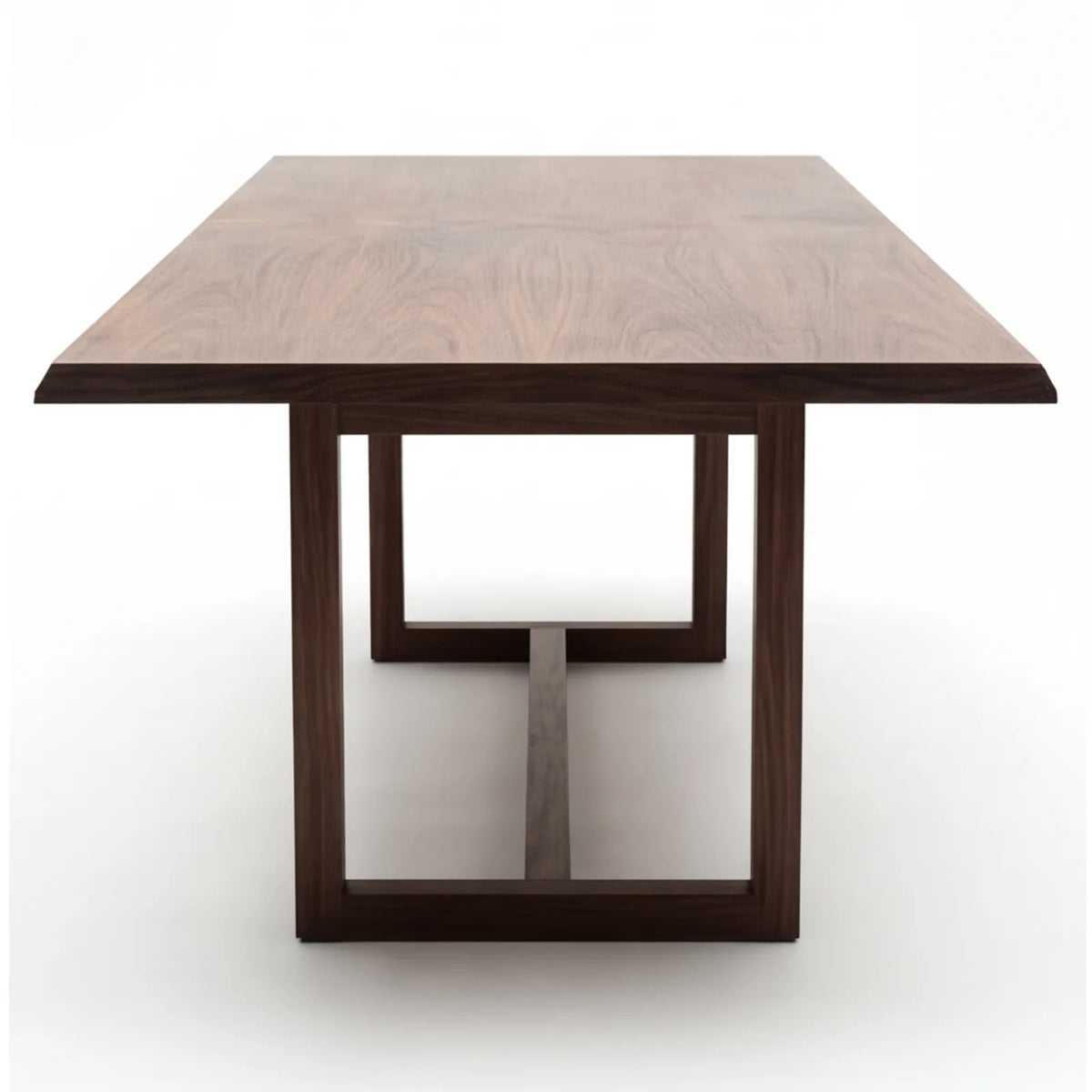 Mesa de Comedor Alton para 8 sillas en Nogal y Rosa Morada · Escultural