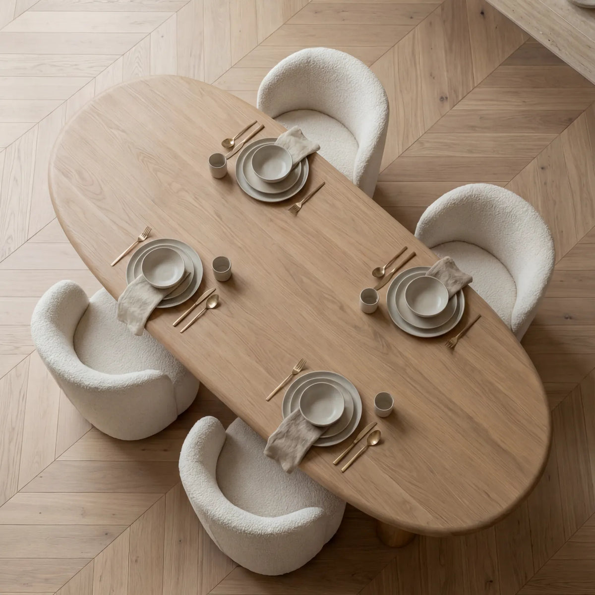 Mesa de Comedor Divo para 4 sillas en Encino Europeo con base sólida · Orgánico