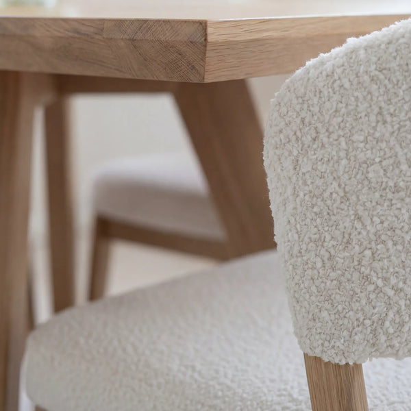 Mesa de Comedor Elara para 4 sillas en Encino y Rosa Morada Sólida · Silueta Escultural - vista alternativa