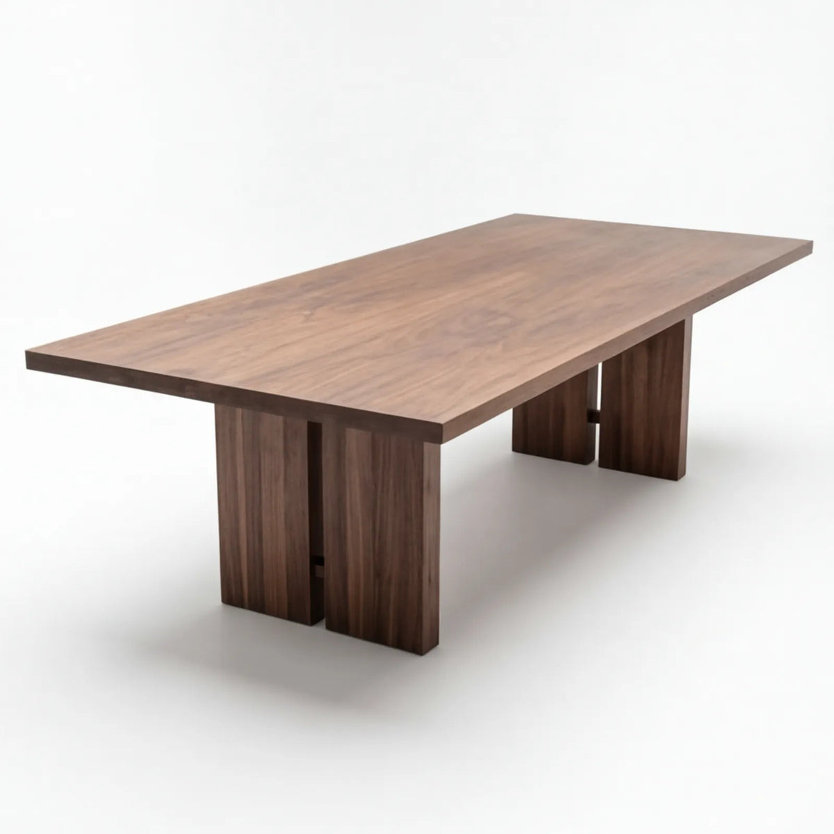 Mesa de Comedor Hester para 8 sillas en Nogal · Imponente