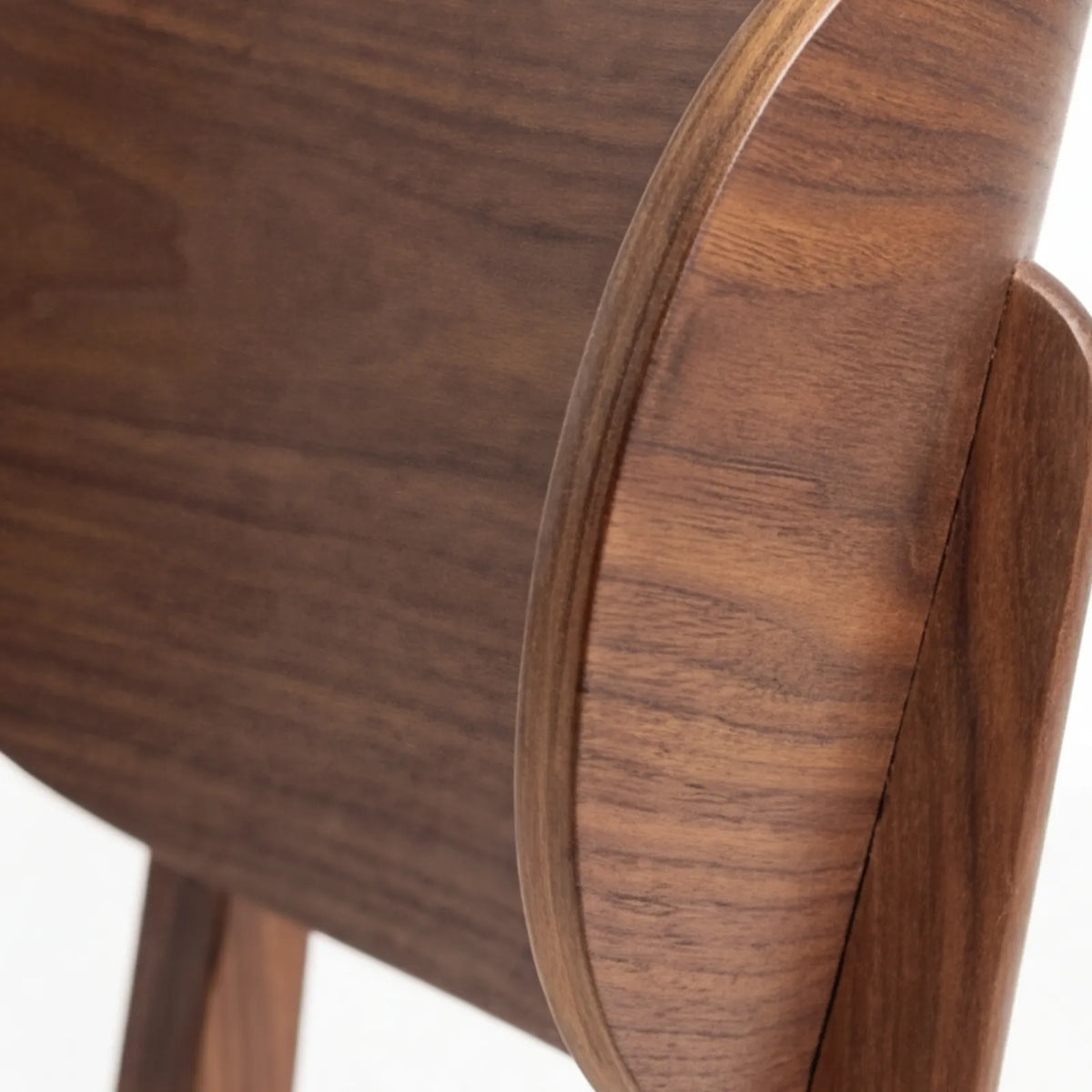 Comedor Novaro en Nogal y Madera Sólida · Arquitectónico