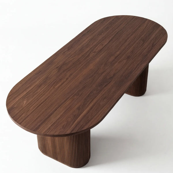 Mesa de Comedor Orthel para 10 sillas en Nogal · Escultural