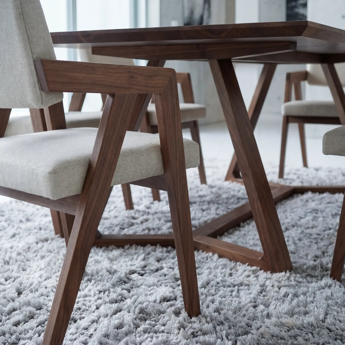 Silla Roven en Madera Sólida Maciza · Escultural