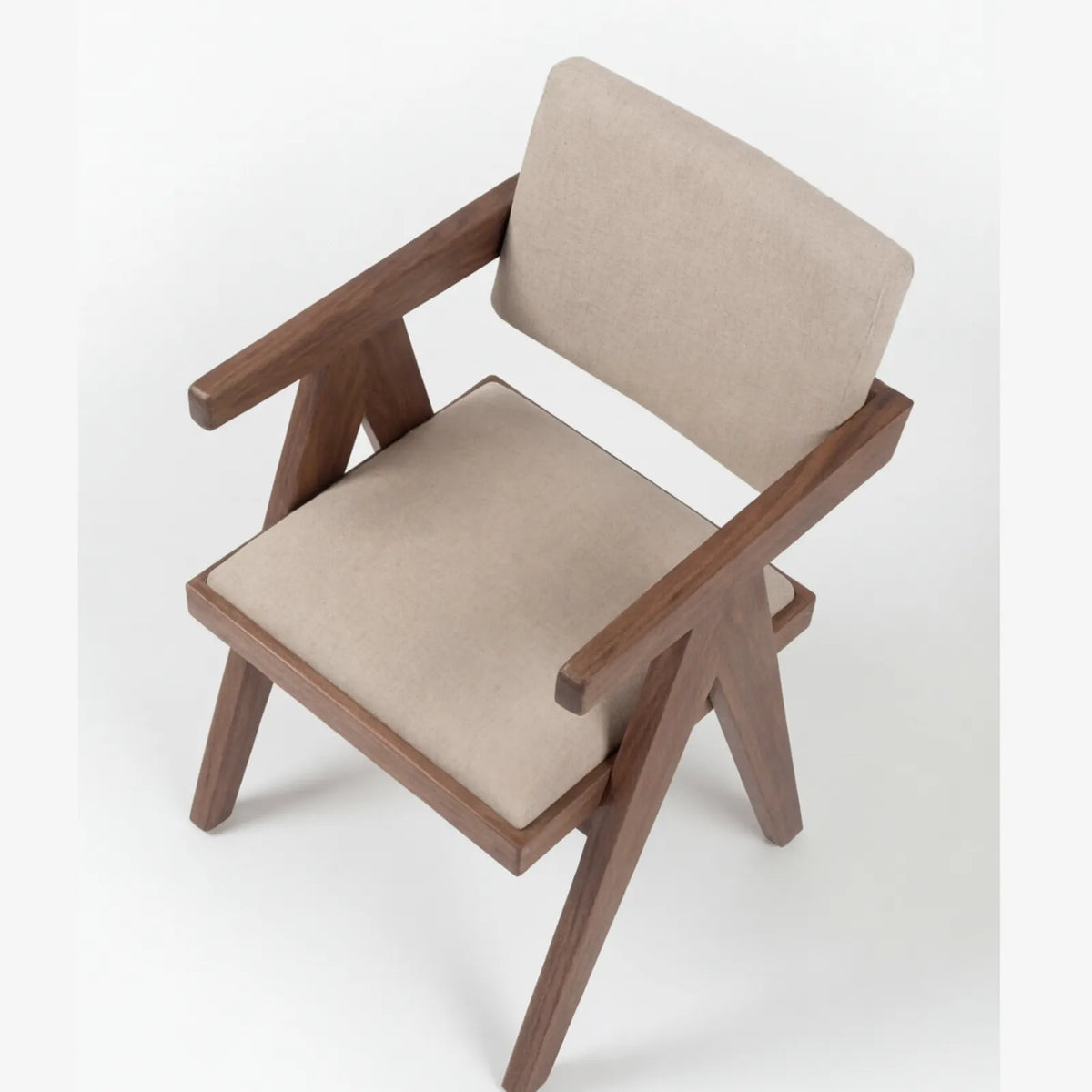 Conjunto de Comedor Quorum en Nogal y Madera Sólida · Diseño Arquitectónico