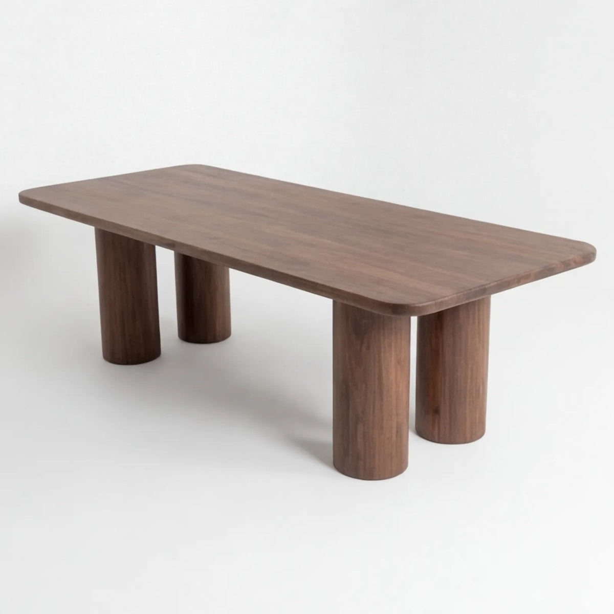 Mesa de Comedor Volta para 12 sillas en Nogal y Rosa Morada Sólida · Escultural