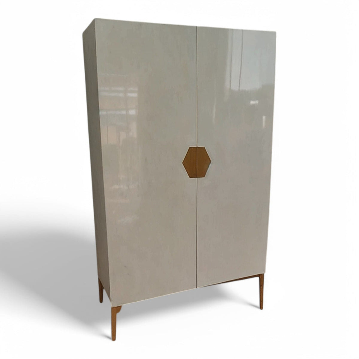 Armario Lemich Gloss en madera natural · Arquitectónico