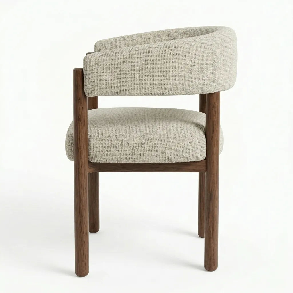 Silla Caelum en Madera Sólida y Textil Bouclé · Escultural Orgánico