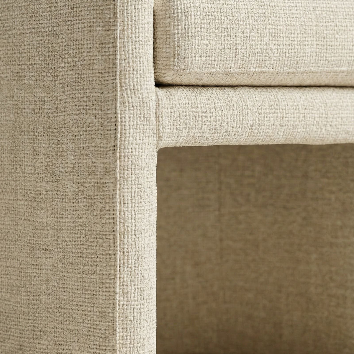 Silla Hester en Madera Sólida · Escultural