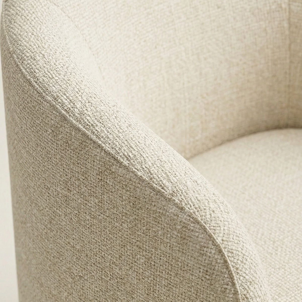 Silla Hester en Madera Sólida · Escultural
