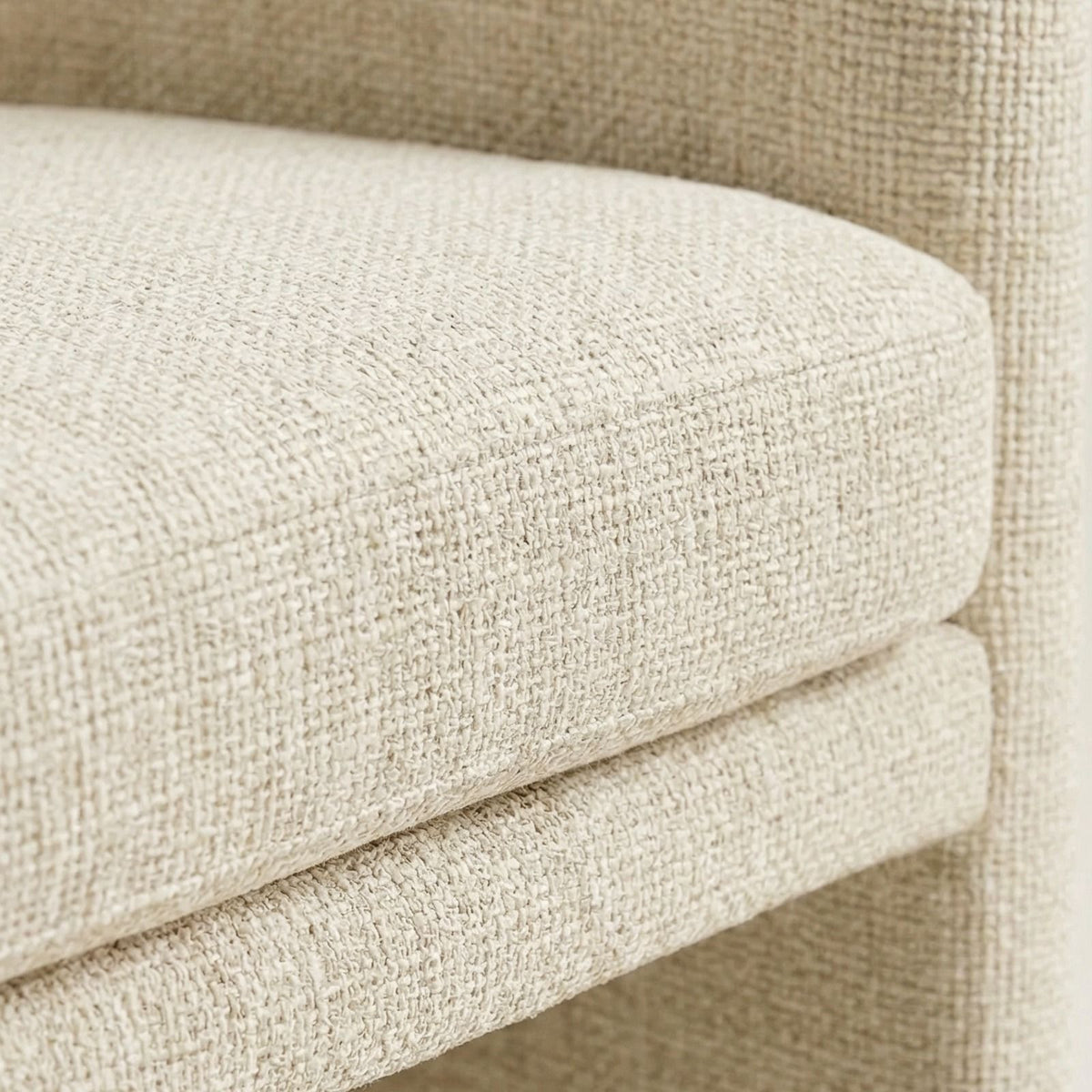 Silla Hester en Madera Sólida · Escultural