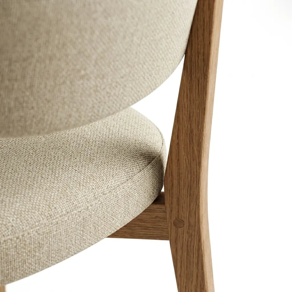 Silla Orthel en Rosa Morada Sólida · Diseño Orgánico y Sereno