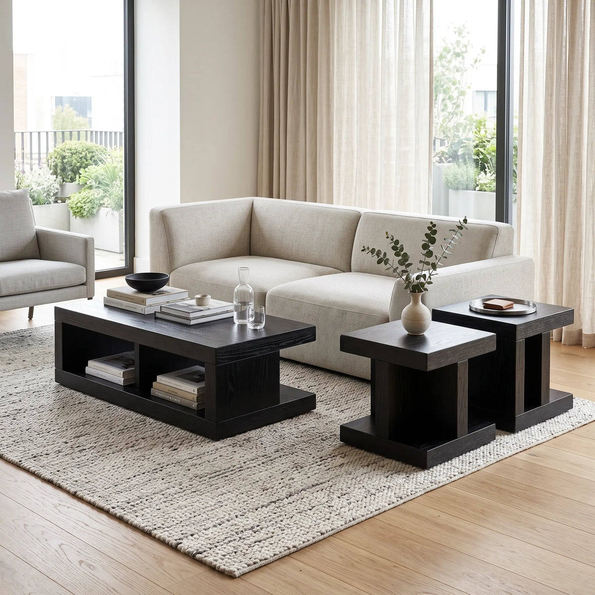 Set de Mesa de Centro y Mesas Laterales en Voladizo en Roble Negro Ébano - Ambientada | LEMICH Alta Ebanistería Residencial