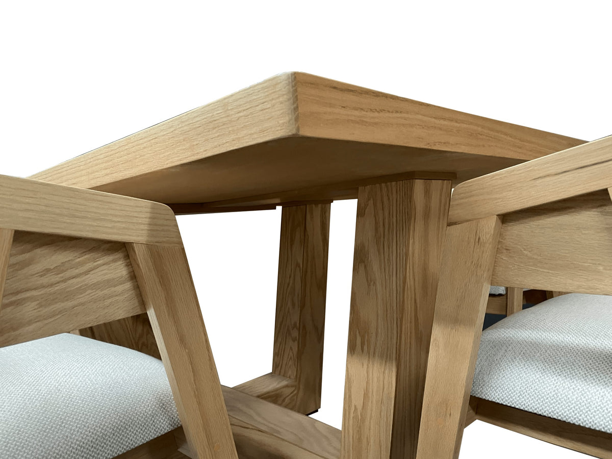 Mesa de Comedor Enzzi · Encino Sólido · Diseño de Lujo