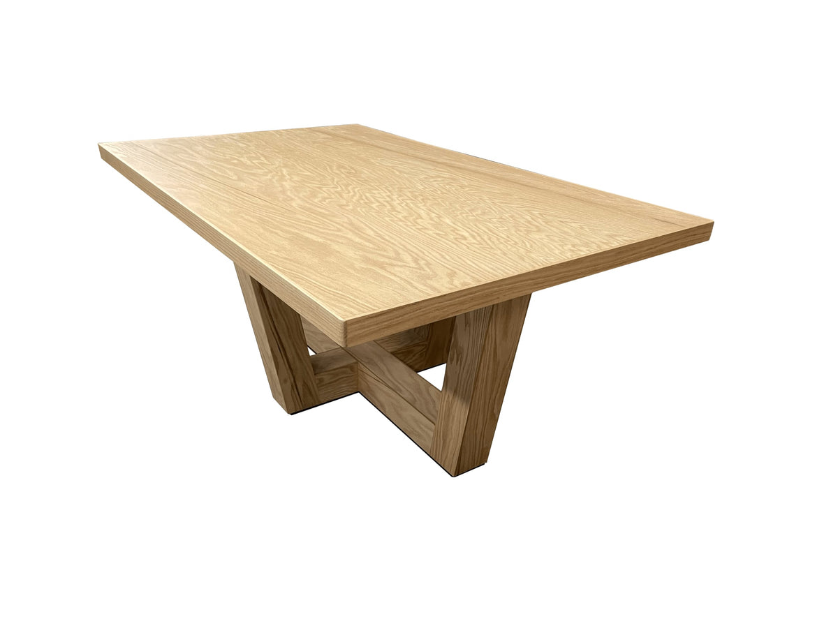 Mesa de Comedor Enzzi · Encino Sólido · Diseño de Lujo