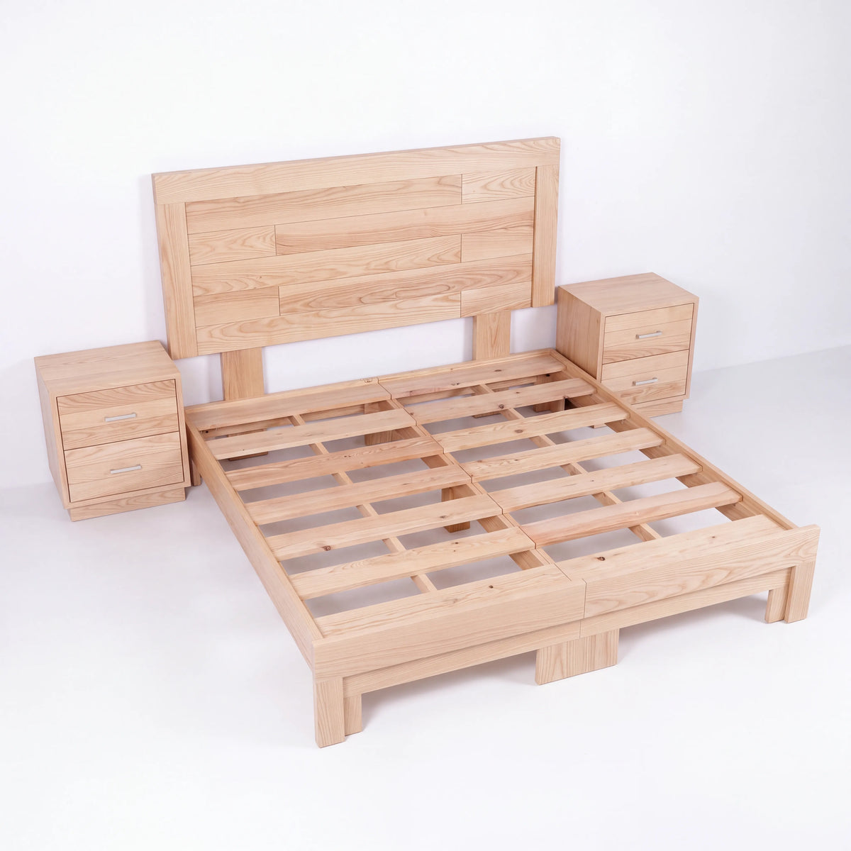 Recámara Minimalista en Madera Clara con Cama y Par de Burós - Detalle de Ensamble | LEMICH Alta Ebanistería Residencial