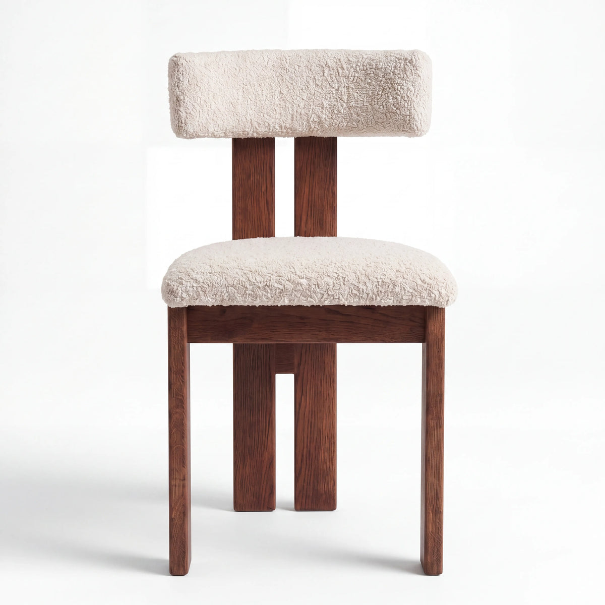 Silla de Comedor / Acento en Nogal con Tapiz Texturizado Sherpa - Detalle de Ensamble | LEMICH Alta Ebanistería Residencial