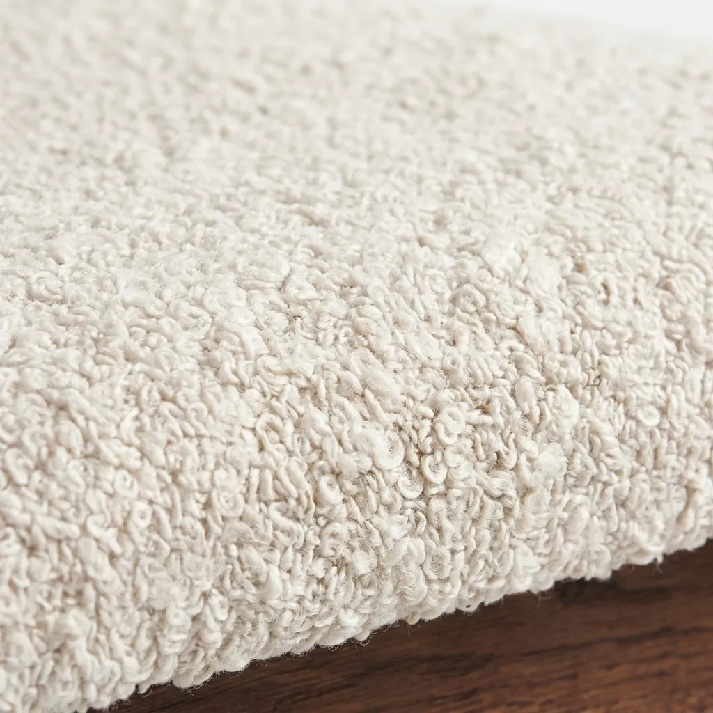 Silla de Comedor / Acento en Nogal con Tapiz Texturizado Sherpa - Detalle de Ensamble | LEMICH Alta Ebanistería Residencial