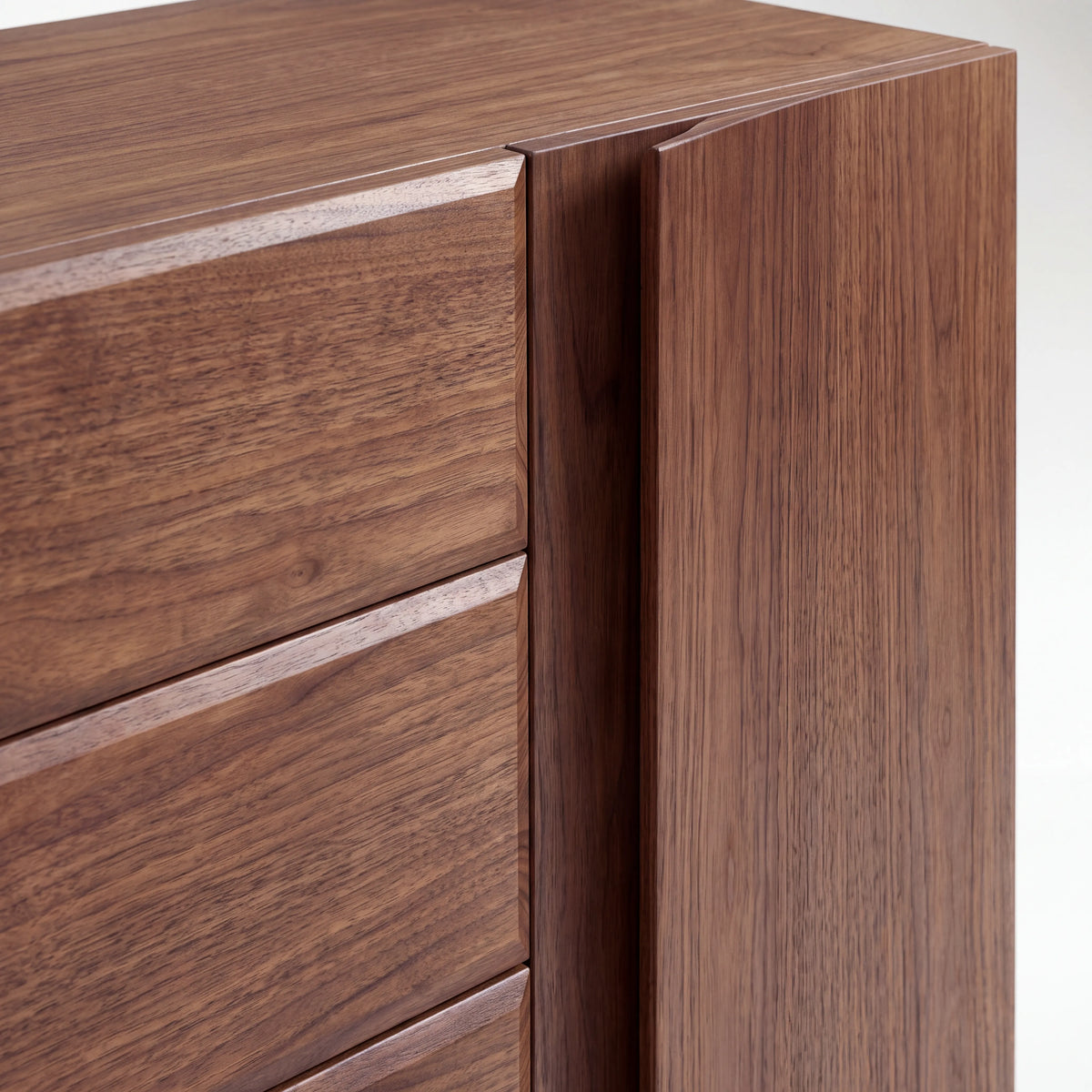 Cómoda Dresser de 4 Cajones y Puerta Lateral en Chapa de Nogal - Detalle de Ensamble | LEMICH Alta Ebanistería Residencial