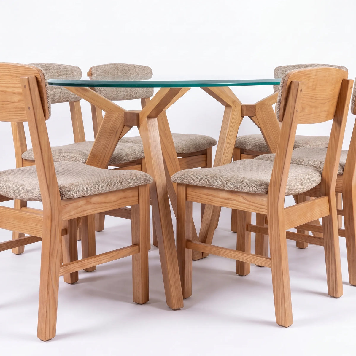 Comedor Ovalado de 6 Sillas en Roble Claro con Cubierta de Cristal Templado - Detalle de Ensamble | LEMICH Alta Ebanistería Residencial