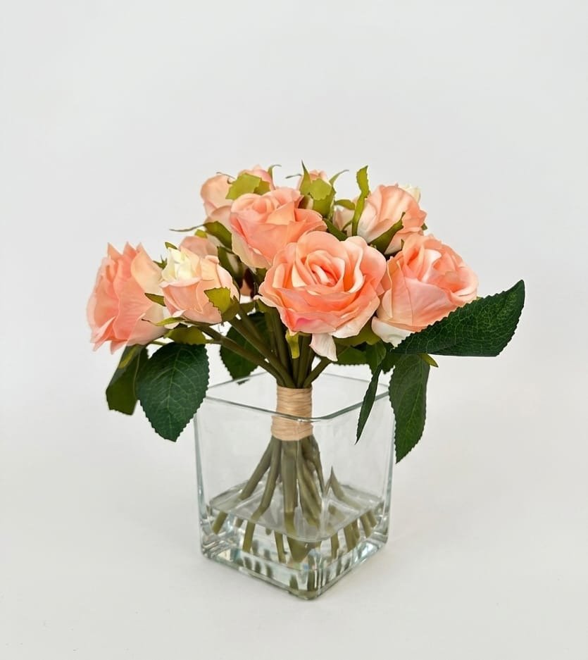 Arreglo floral de rosas salmonros artificial