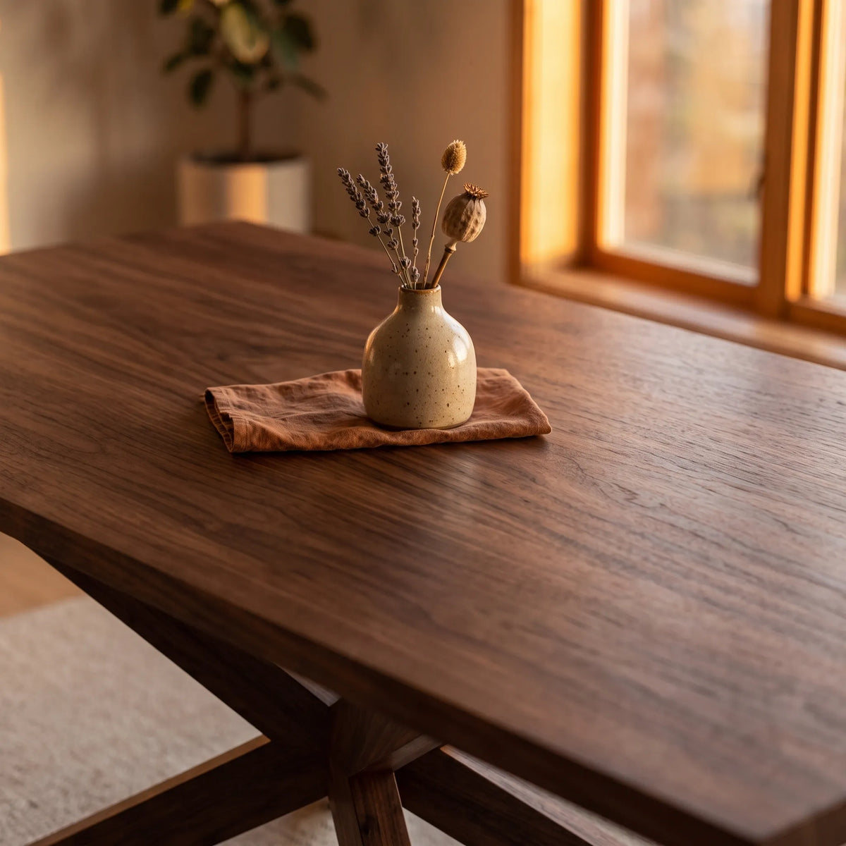 Mesa de Comedor Rectangular Stella en Nogal Macizo - Ambientada | LEMICH Alta Ebanistería Residencial