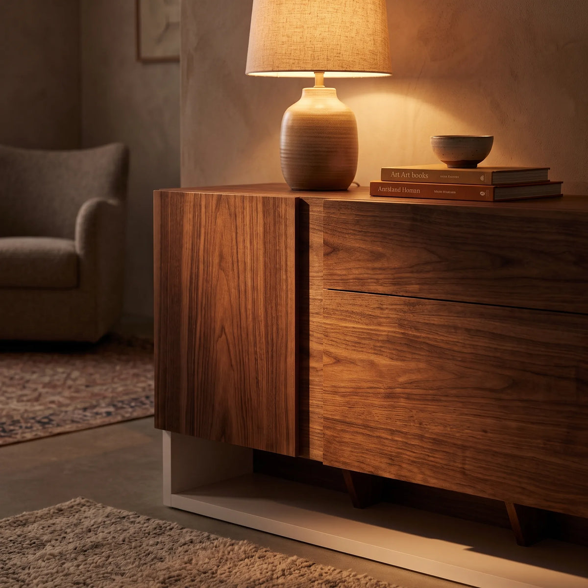 Credenza / Buffet Asimétrico Kanso en Nogal y Base Blanca - Ambientada | LEMICH Alta Ebanistería Residencial