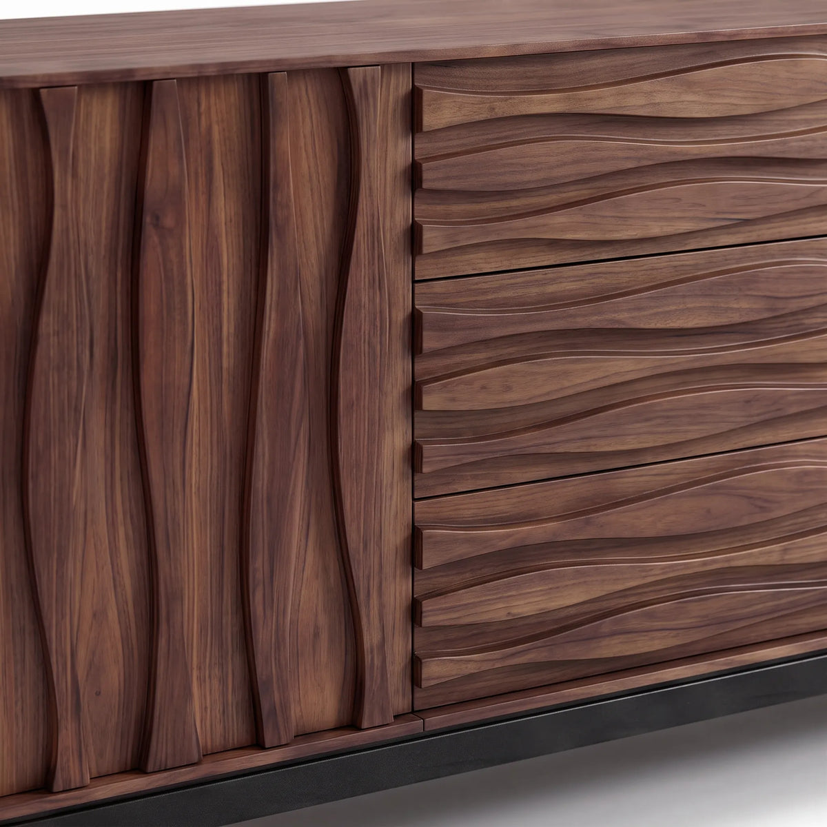Buffet / Credenza Escultural Marea en Nogal Tallado y Herrería - Detalle de Ensamble | LEMICH Alta Ebanistería Residencial