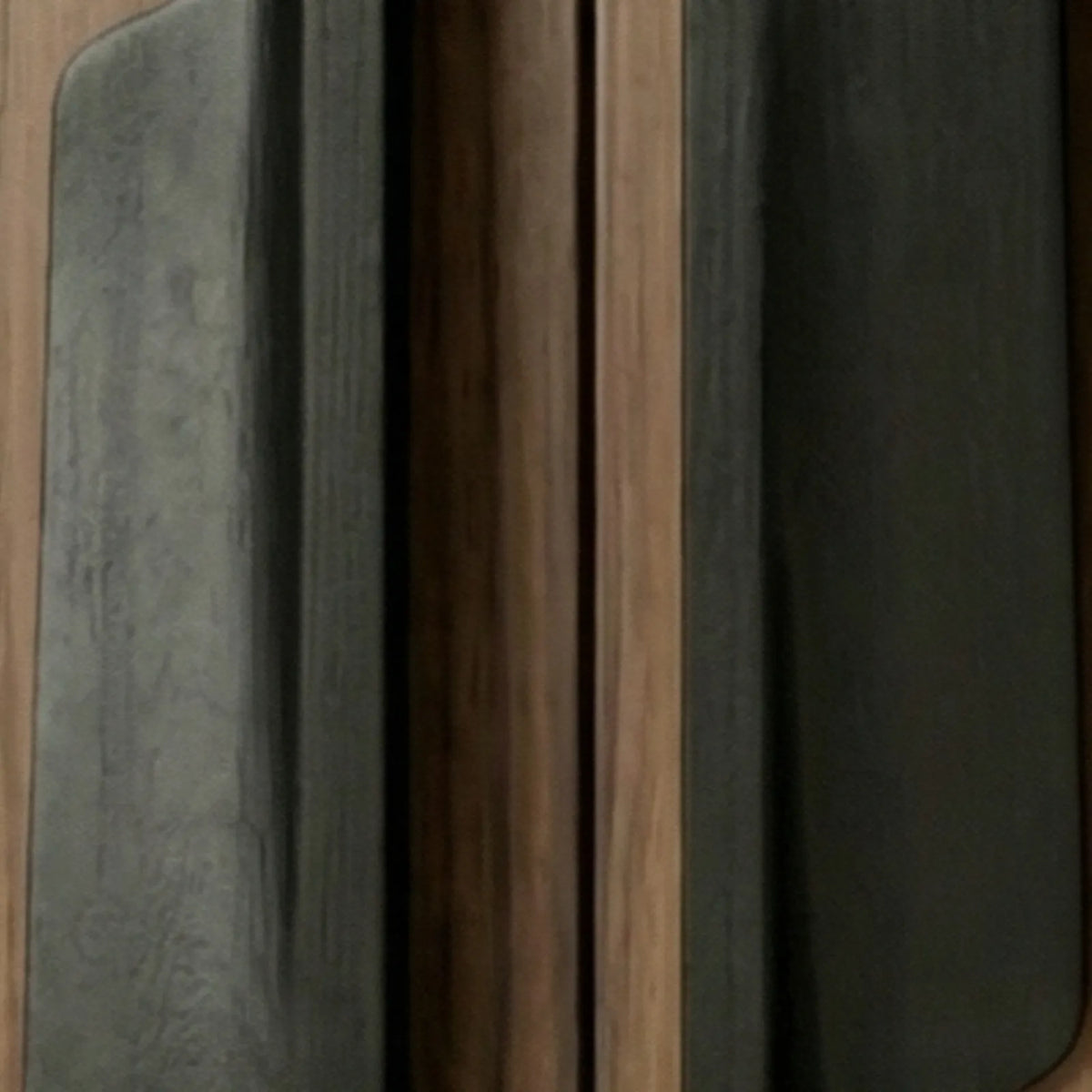 Buffet Vittorio – Credenza Moderna en Nogal Natural