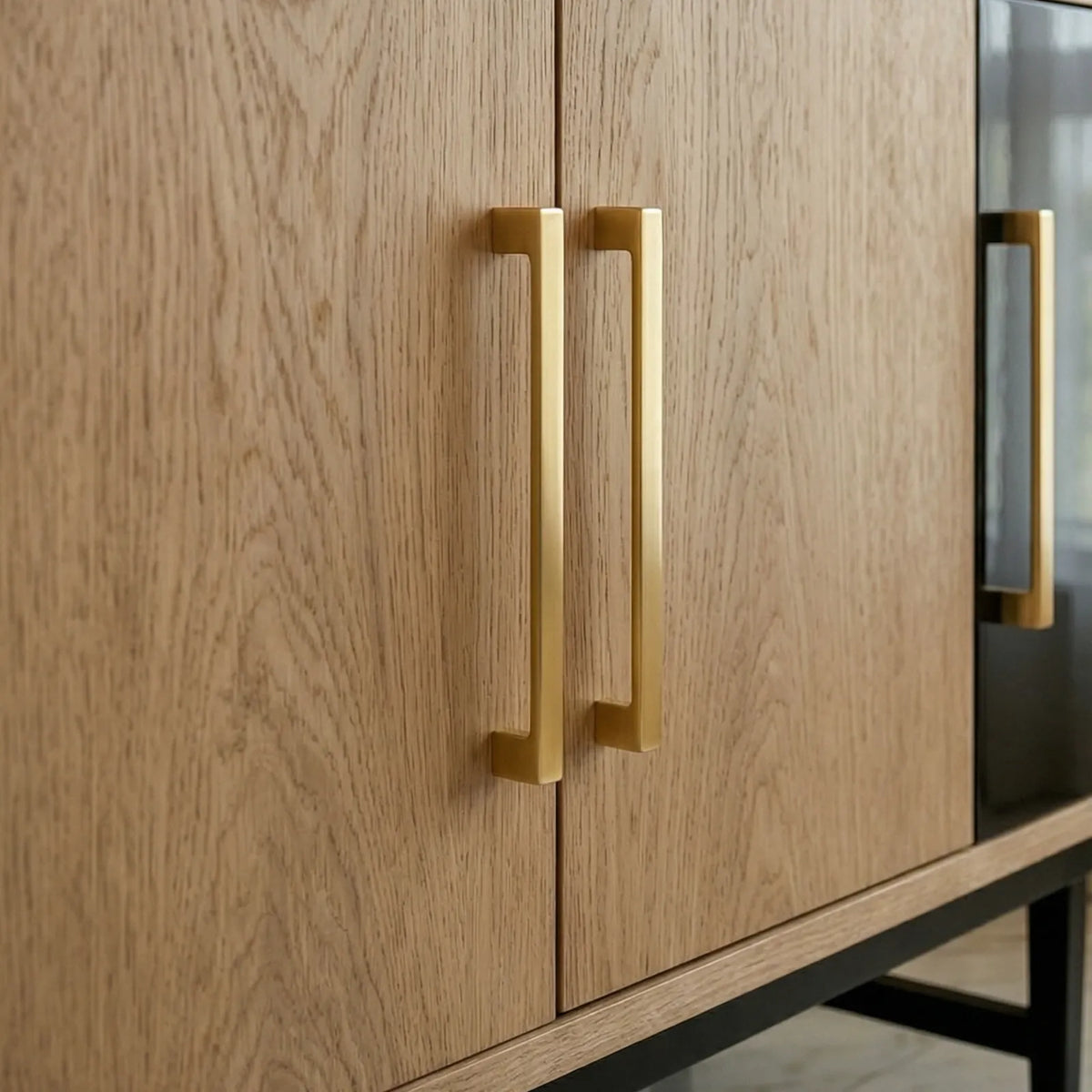 Buffet Rimini – Credenza en Encino Natural &amp; Negro Mate