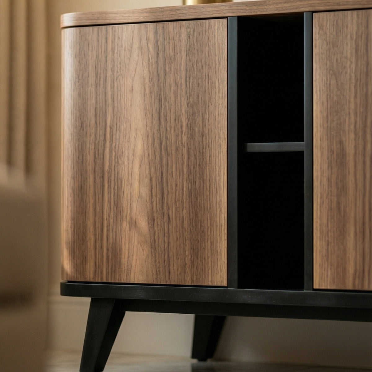Buffet Toscana – Credenza en Nogal &amp; Negro Mate