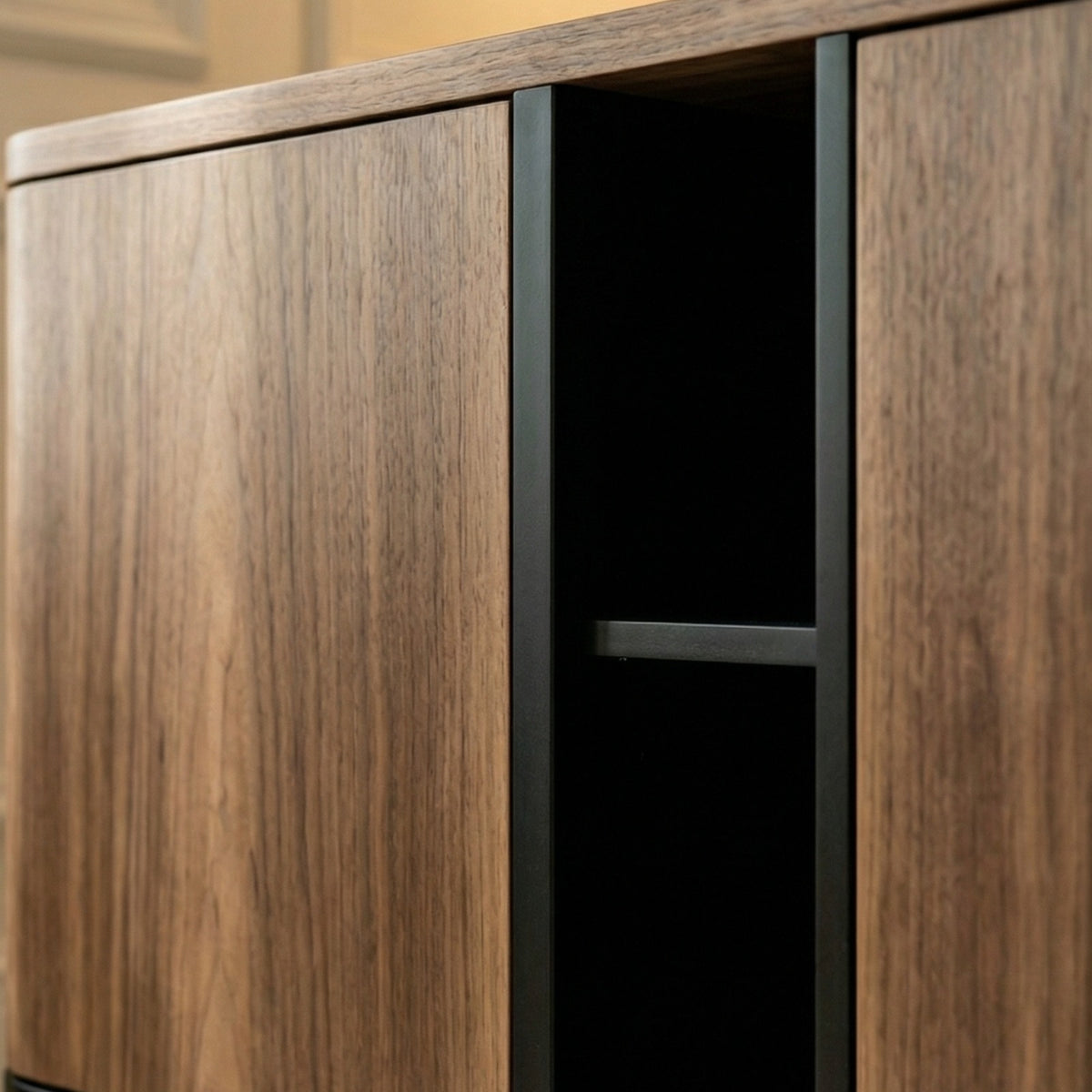 Buffet Toscana – Credenza en Nogal &amp; Negro Mate