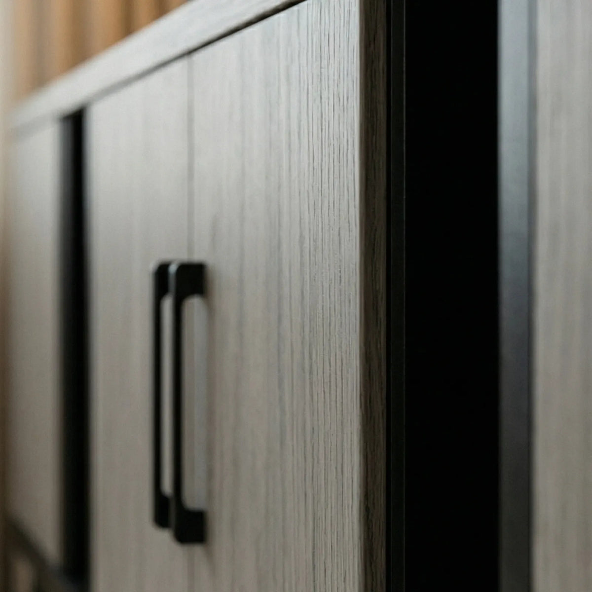 Buffet Savona – Credenza en Encino Gris Moderna