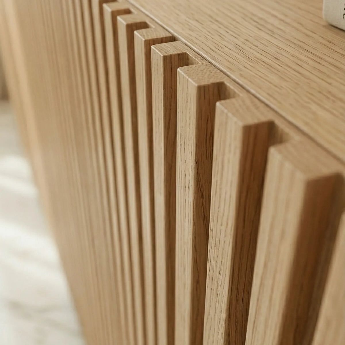 Buffet Siena – Credenza Ranurada en Encino Claro