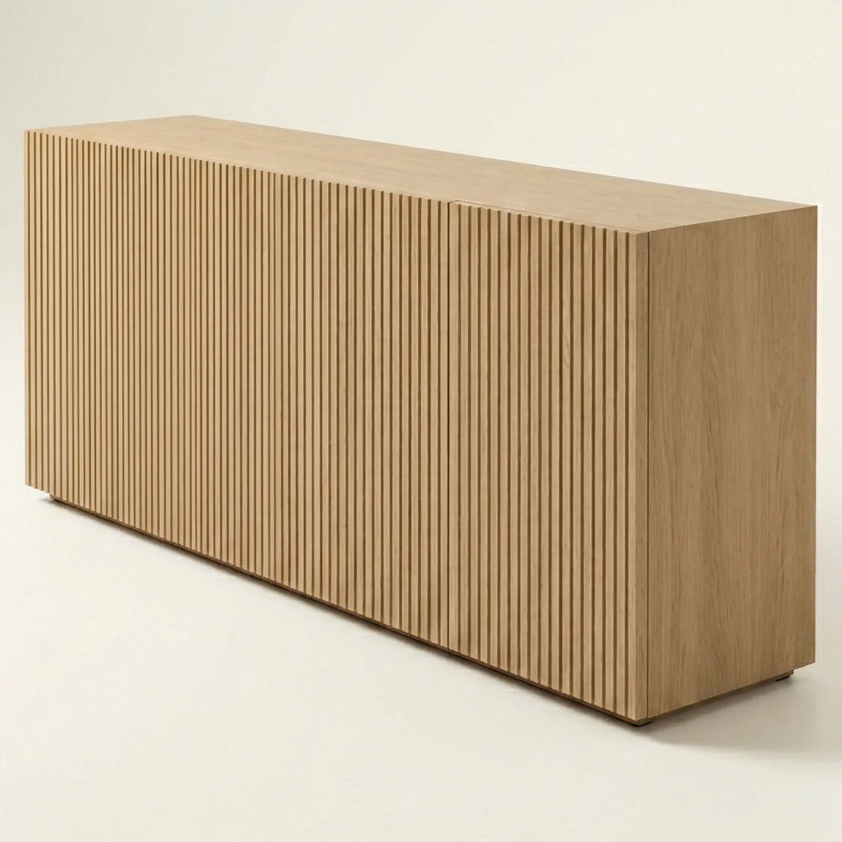Buffet Siena – Credenza Ranurada en Encino Claro