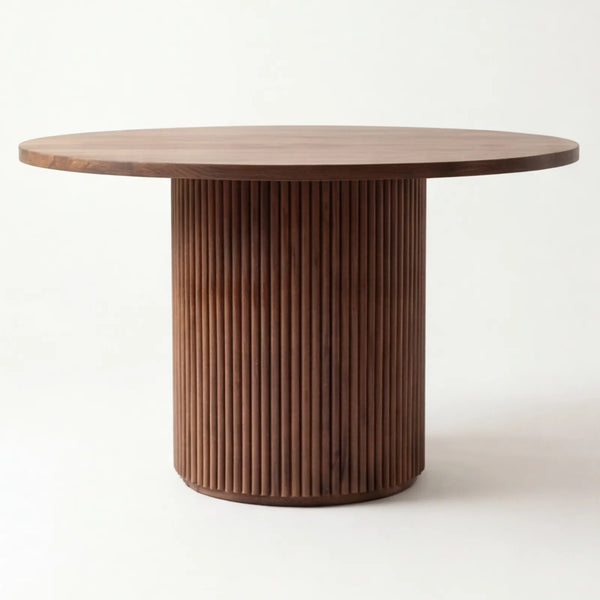 Mesa de Comedor Altesse para 4 sillas en Nogal fabricado a mano en el taller Lemich de Ocotlán, Jalisco