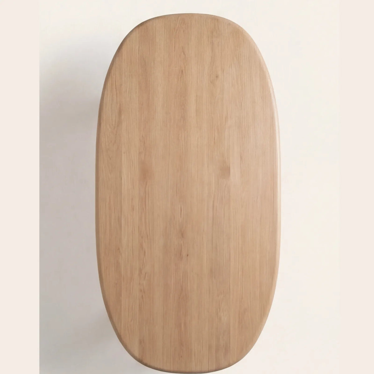 Mesa de Comedor Divo para 4 sillas en Encino Europeo con base sólida · Orgánico
