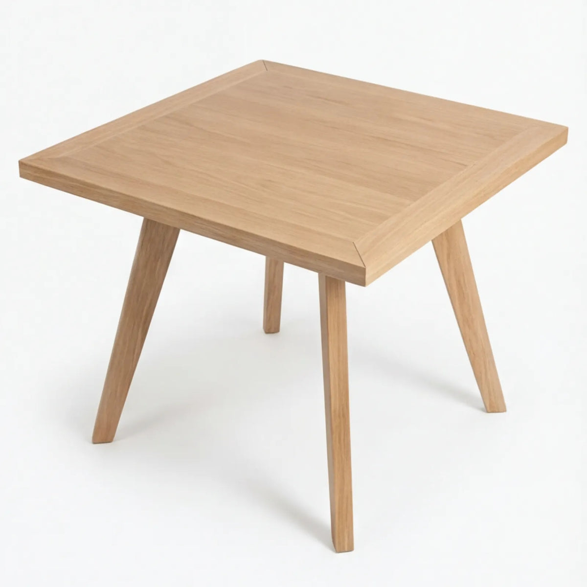 Mesa de Comedor Elara para 4 sillas en Encino y Rosa Morada Sólida · Silueta Escultural