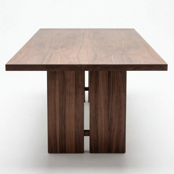 Mesa de Comedor Hester para 8 sillas en Nogal · Imponente