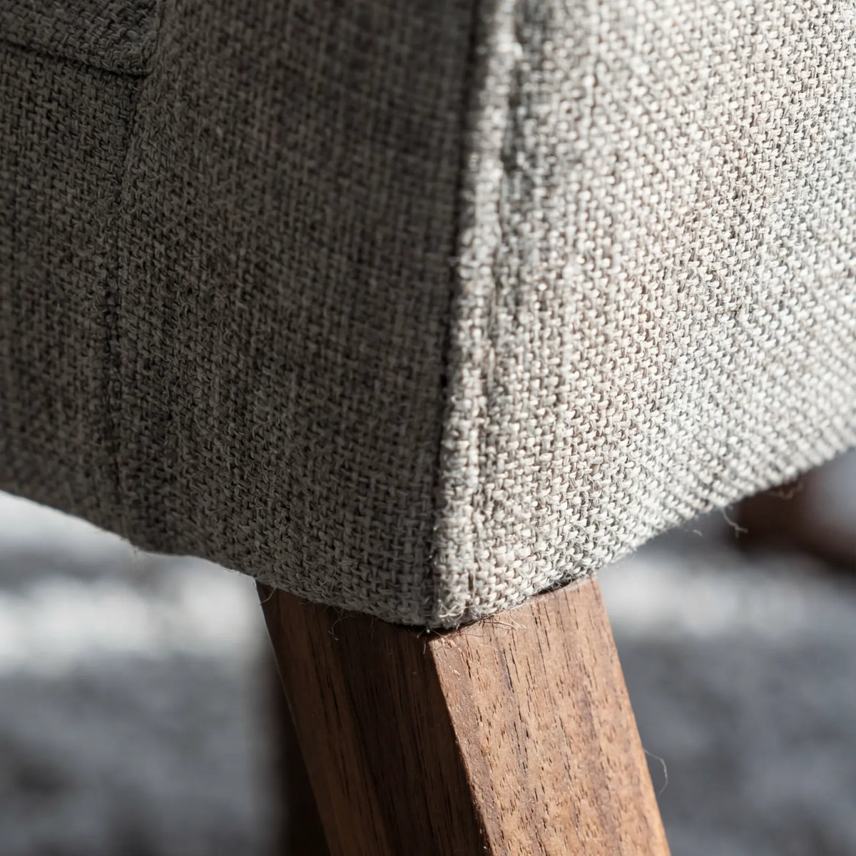 Silla Nervin en Madera Sólida · Arquitectónico