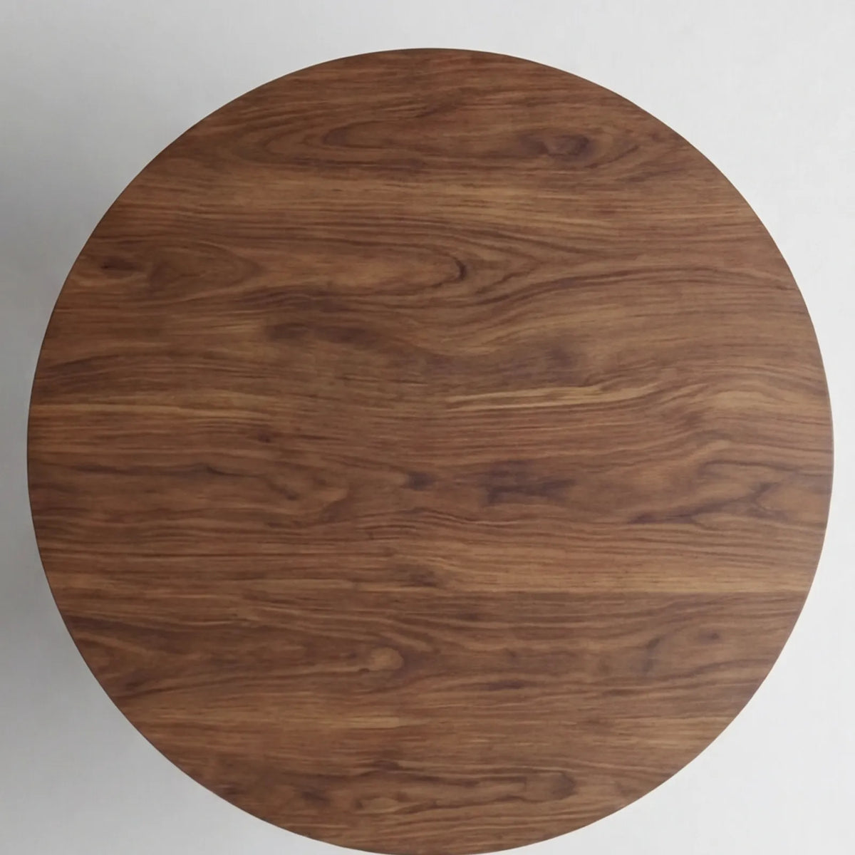 Comedor Nise en Nogal y Madera Sólida · Presencia Arquitectónica