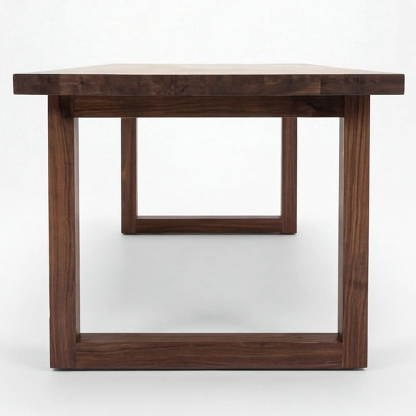 Mesa de Comedor Horen para 6 sillas en Nogal y Rosa Morada Sólida · Arquitectónico