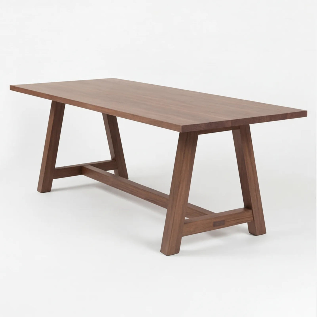 Conjunto de Comedor Quorum en Nogal y Madera Sólida · Diseño Arquitectónico