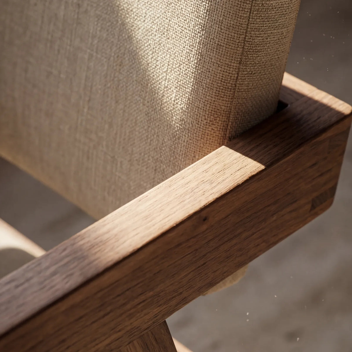 Conjunto de Comedor Quorum en Nogal y Madera Sólida · Diseño Arquitectónico