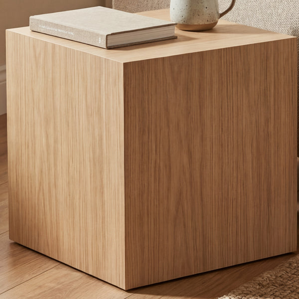 Mesa Lateral Cubo Japandi en Madera Natural · Minimalista