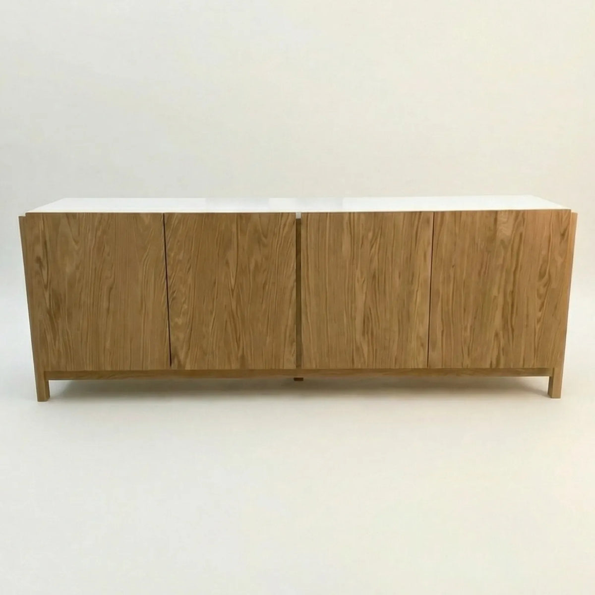 Buffet Enzzi – Elegancia Moderna