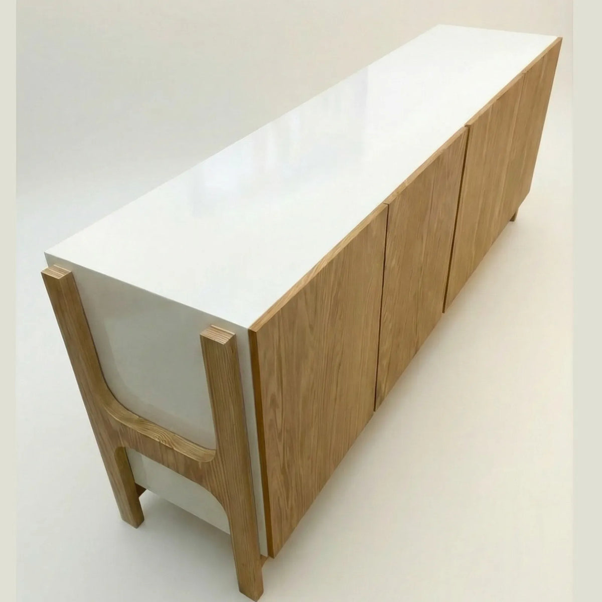 Buffet Enzzi – Elegancia Moderna