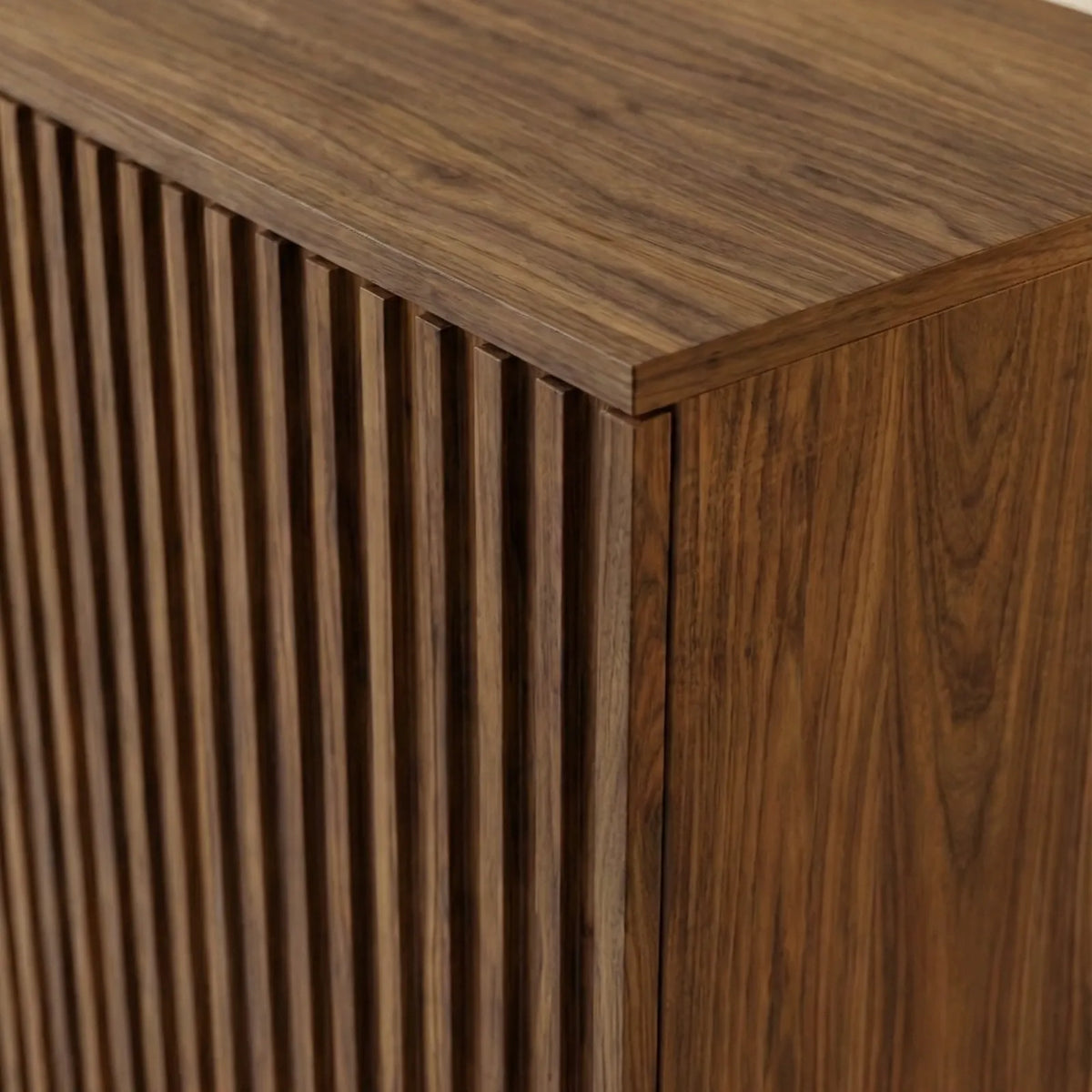 Buffet Modigliani – Credenza Ranurada en Nogal